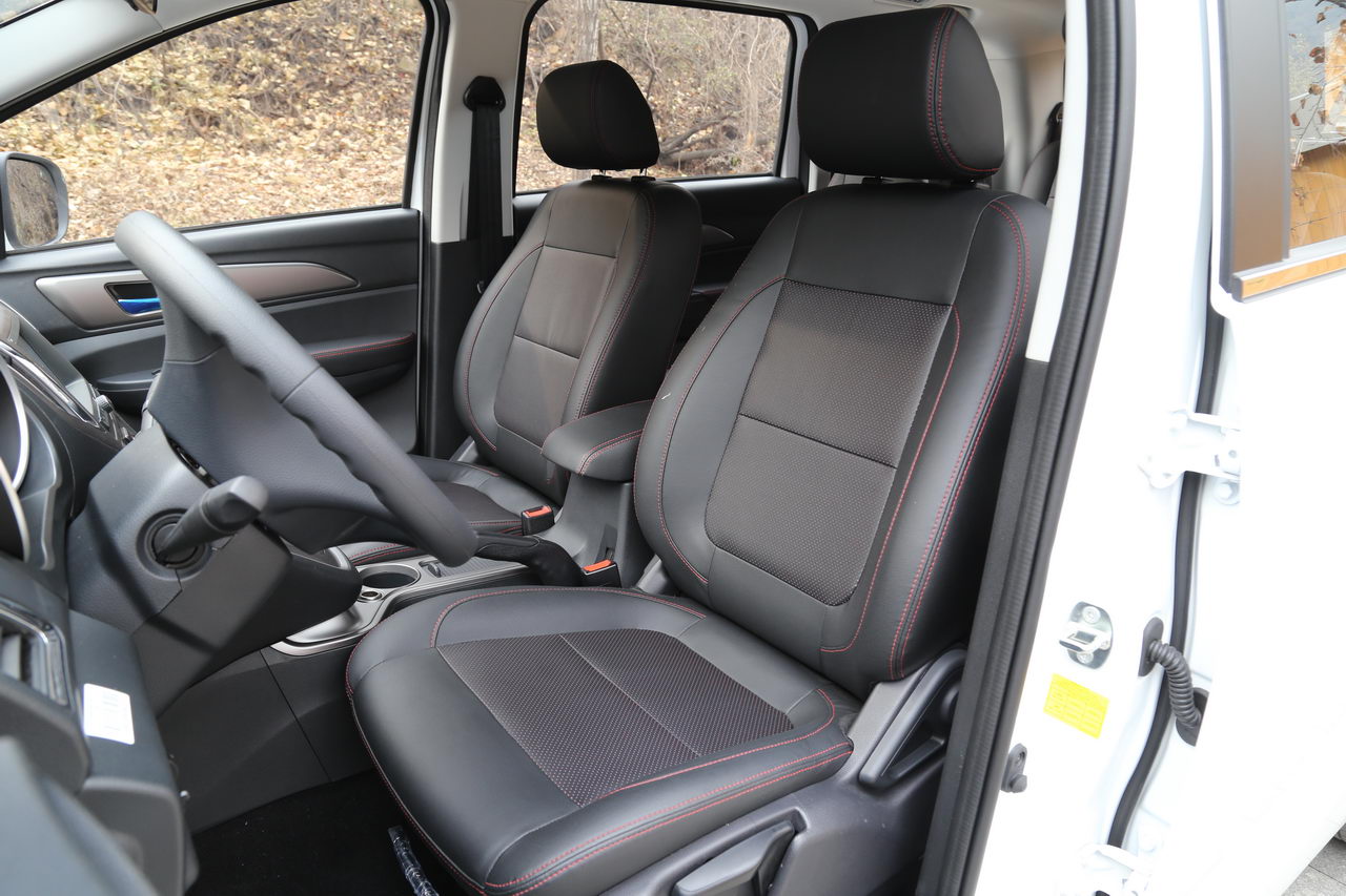 2017款长安睿行S50  1.5L手动次顶配