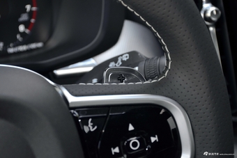 2019款沃尔沃XC60 2.0T自动四驱T5智远运动版