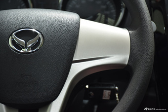 2016款北汽幻速S3 1.5L手动舒适型 朱鹭白