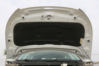 2018款标致308 1.6L手动时尚版