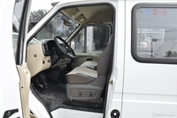 2017款特顺2.4L手动商务型短轴中顶11/12座4G69S4N