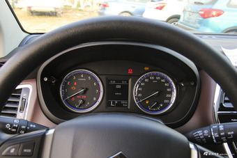 2017款骁途1.6L自动两驱都市时尚型