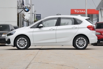 2018款宝马2系旅行车218i 1.5T自动领先型