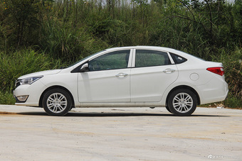 2016款海马M3 1.5L手动舒适型天窗版