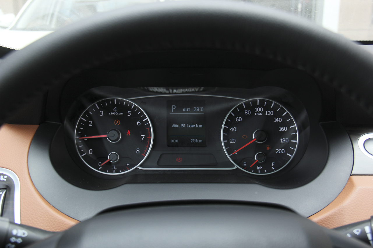 2018款陆风X7劲越 1.5T自动全景尊贵型