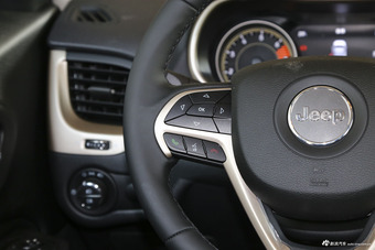 2017款自由光2.4L自动专业版智能包