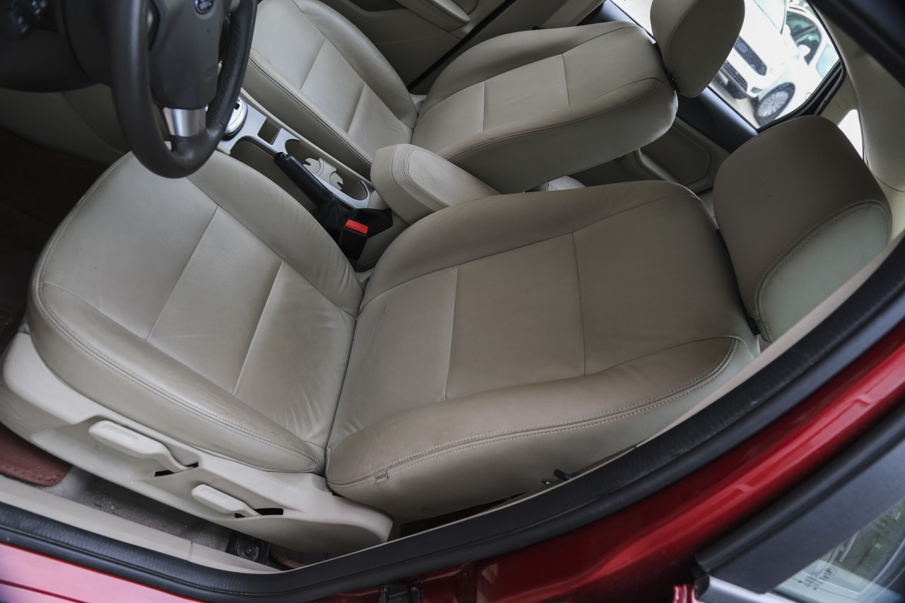 2013款福克斯两厢经典1.8L自动时尚型