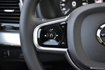 2018款沃尔沃XC90升级版 2.0T自动 T6智逸版