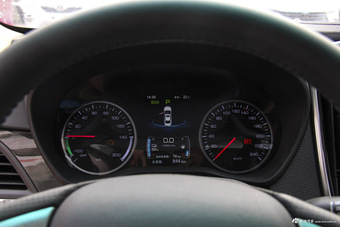 2017款比亚迪秦1.5T自动尊贵型