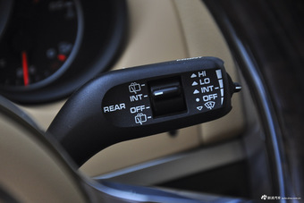 2015款 卡宴Cayenne S E-Hybrid 3.0T自动 棕色