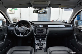 2017款帕萨特1.8T自动尊荣版330TSI DSG图片