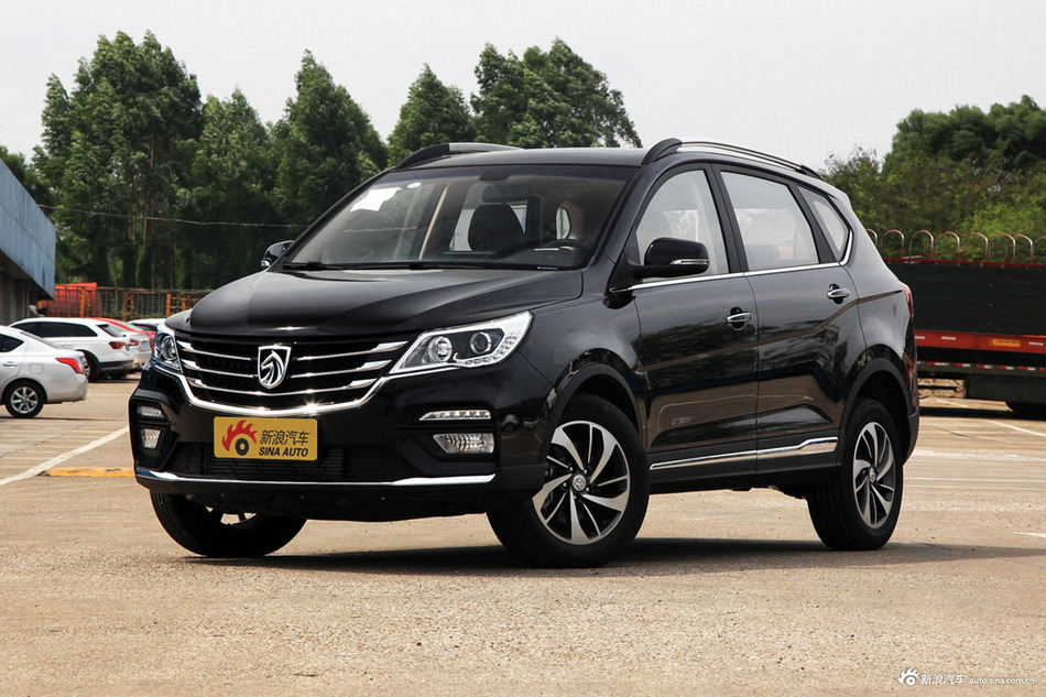 2017款宝骏560 1.5T DCT尊享型