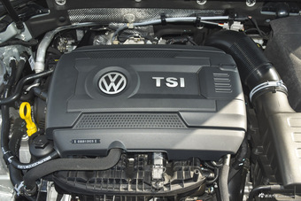 2017款迈腾2.0T自动380TSI DSG旗舰型 