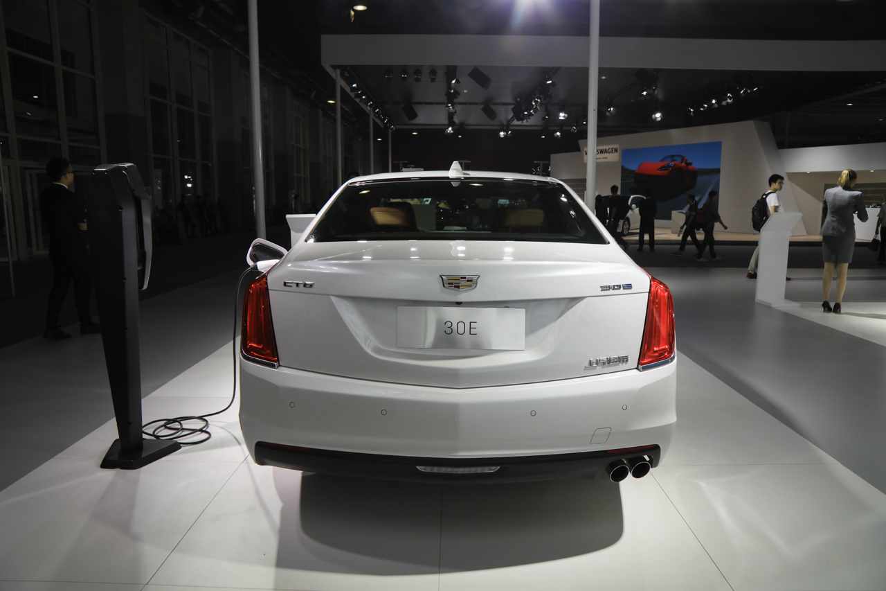 CT6 PLUG-IN