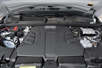 2018款奥迪Q7 3.0T自动45TFSI S line运动型