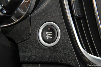 2017款宝骏560律动版1.8L iAMT尊享型