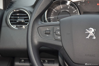 2018款标致3008 2.0L自动经典版