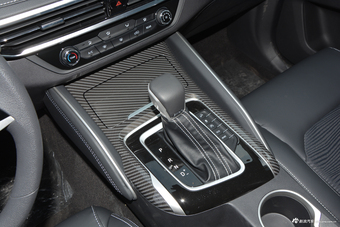 2017上汽大通D90 2.0T自动两驱水星