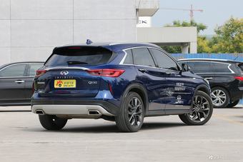 2018款英菲尼迪QX50 2.0T自动四驱豪华版