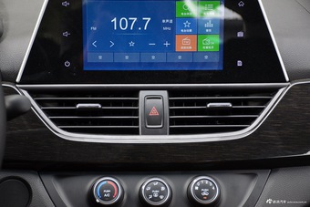 2016款宝骏310 1.2L手动时尚型