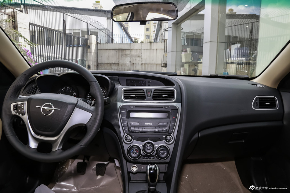 2017款海马福美来1.6L手动豪华型