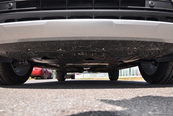 2019款沃尔沃XC40 2.0T四驱破晓冰雪白T4