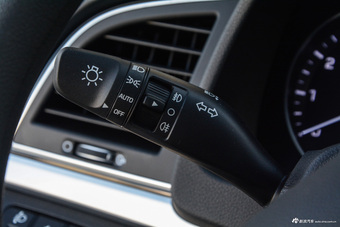 2016款领动 1.6L自动智炫豪华型 