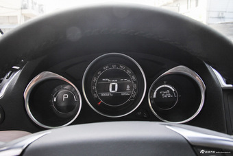 2016款雪铁龙C4L 1.2T自动精英型