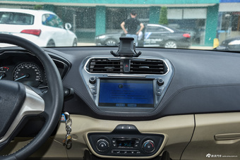 2015款福睿斯1.5L手动时尚型