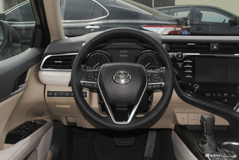 2018款凯美瑞2.5G自动豪华版