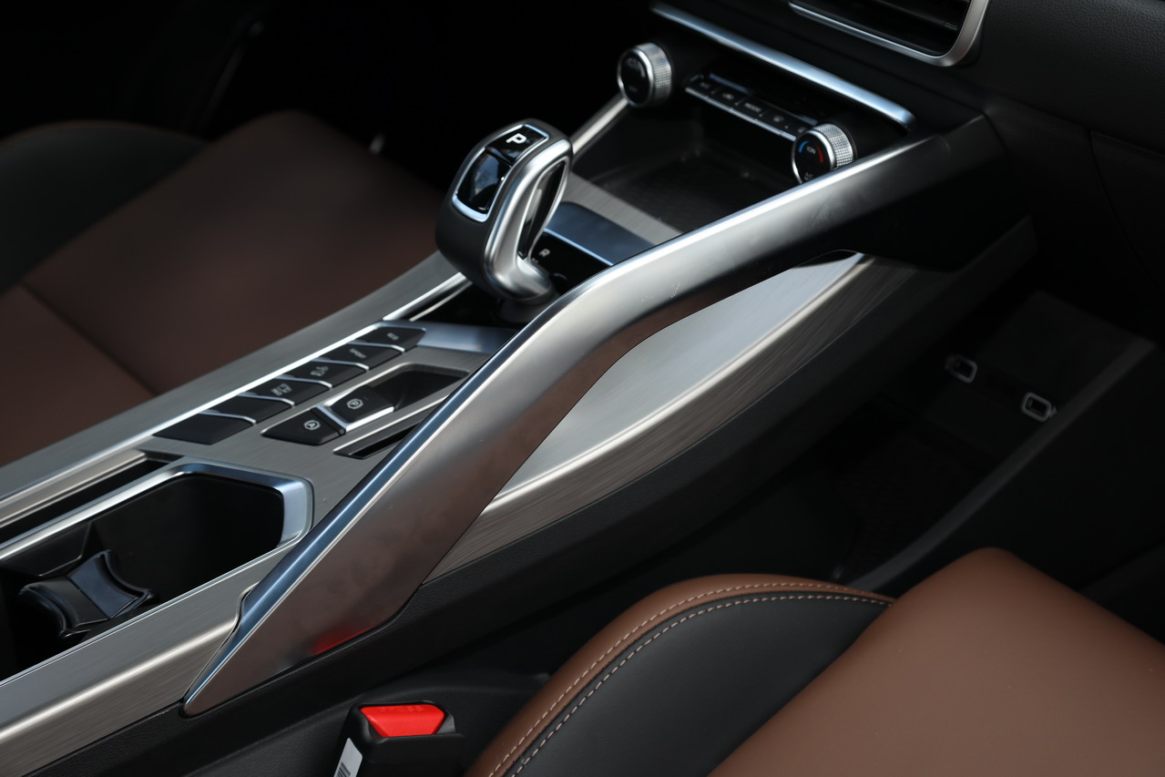 2019款吉利缤越1.5T 260T DCT游侠