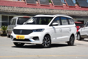 2018款宝骏360 1.5L自动豪华型