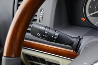 2017款兰德酷路泽4.0L自动GX-R中东版7座