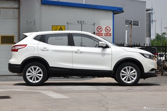 2017款日产逍客 2.0L自动精英版