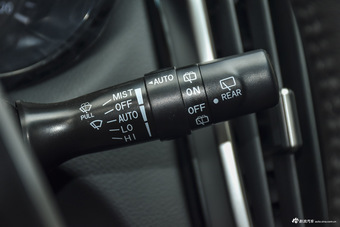 2016款驭胜S350 2.0T手动四驱汽油豪华天窗版7座