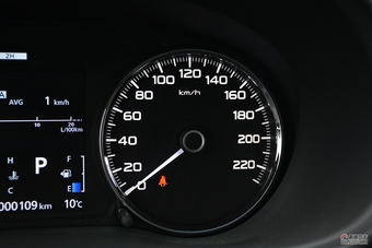 2017款帕杰罗·劲畅SPORT 3.0L自动V6中东版