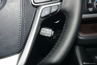 2018款汉兰达2.0T自动四驱至尊版7座