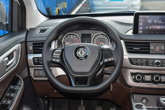 2018款风行SX6 1.6L手动豪华型