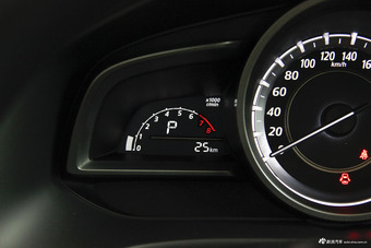 2016款马自达CX-4 2.0L自动两驱蓝天活力版