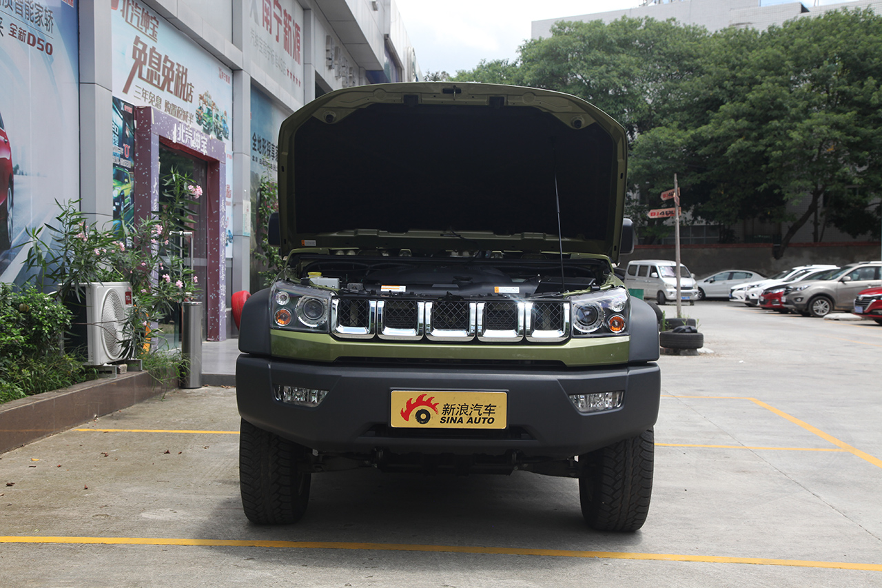 2016款北京BJ40L 2.3T自动两驱尊贵版