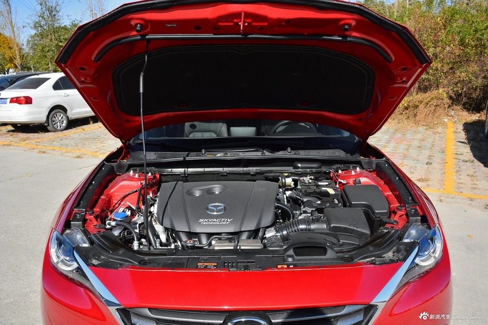 2018款马自达CX-4 2.5L自动四驱蓝天运动版