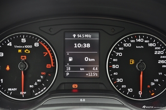 2018款奥迪A3 30周年型1.4T自动Sportback 35TFSI风尚型