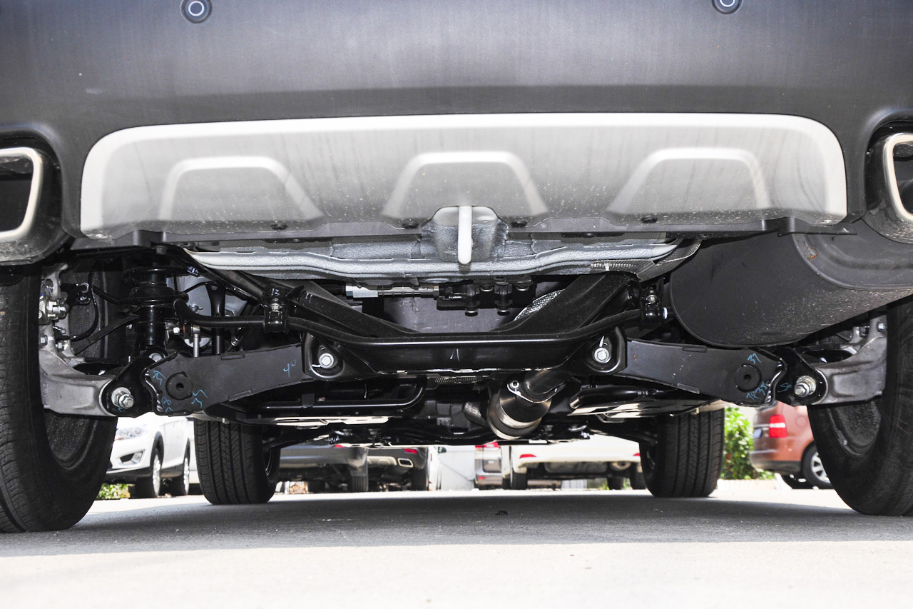 2016款东风风神AX7 2.3L自动智尊型