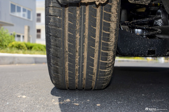 2016款标致308 1.6L手动时尚版