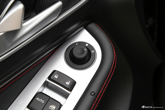 2017款宝骏560 1.5T 手动舒适型7座 