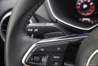 2017款奥迪TT Coupe 2.0T自动45TFSI quattro