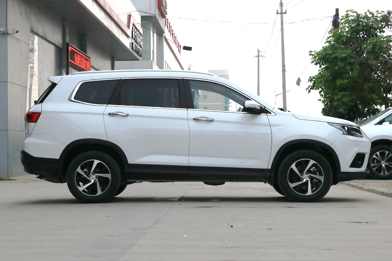 2018款北汽幻速S7 1.5T 手动尊享型