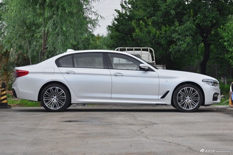 2018款宝马5系改款2.0T自动530Li尊享型M运动套装  