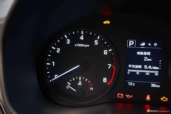 2016款现代悦纳 1.4L自动活力版SPORT