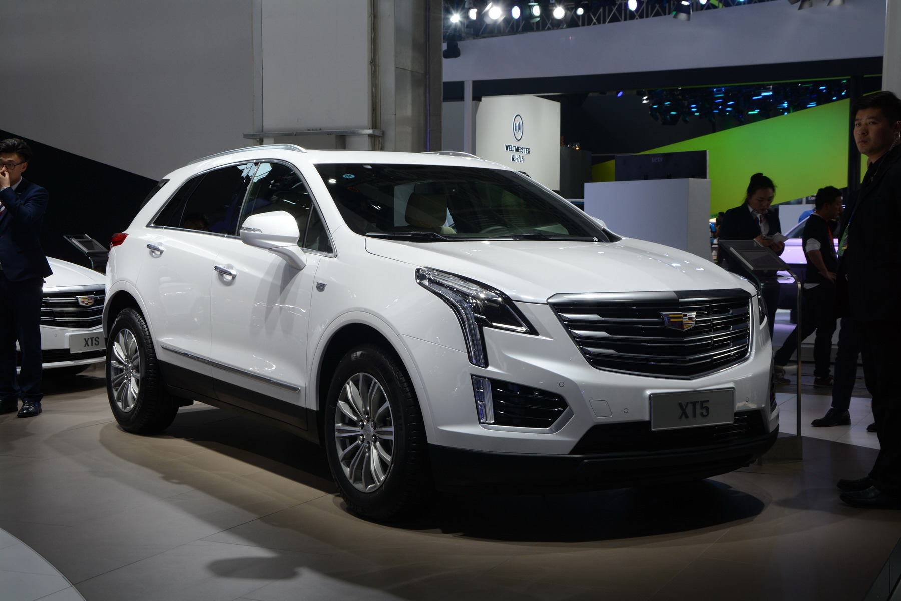 XT5